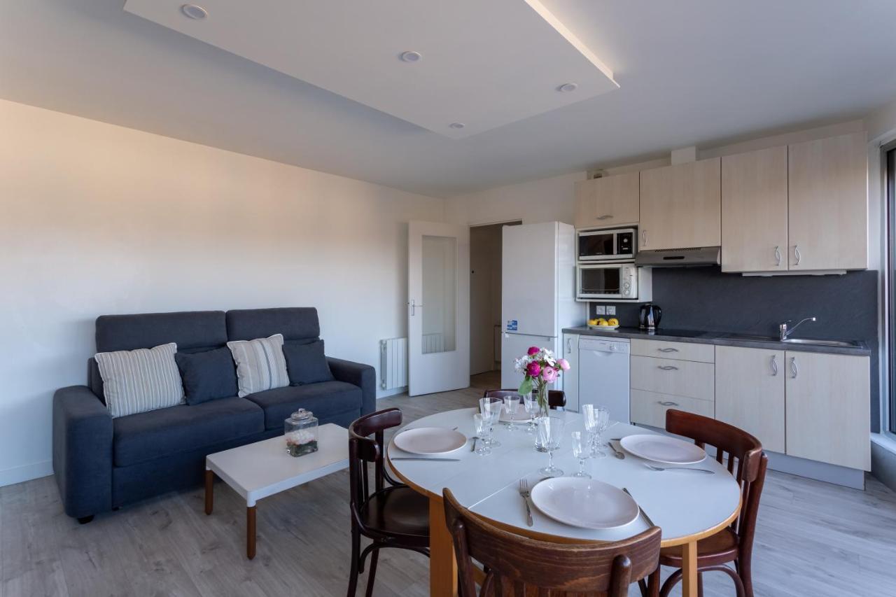 Le Mancini - Parking Et Terrasse Apartment Mayenne Exterior photo